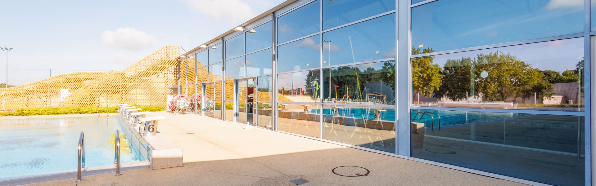 menuiserie aluminium Sepalumic à l'Odyssée, centre aquatique de Craon