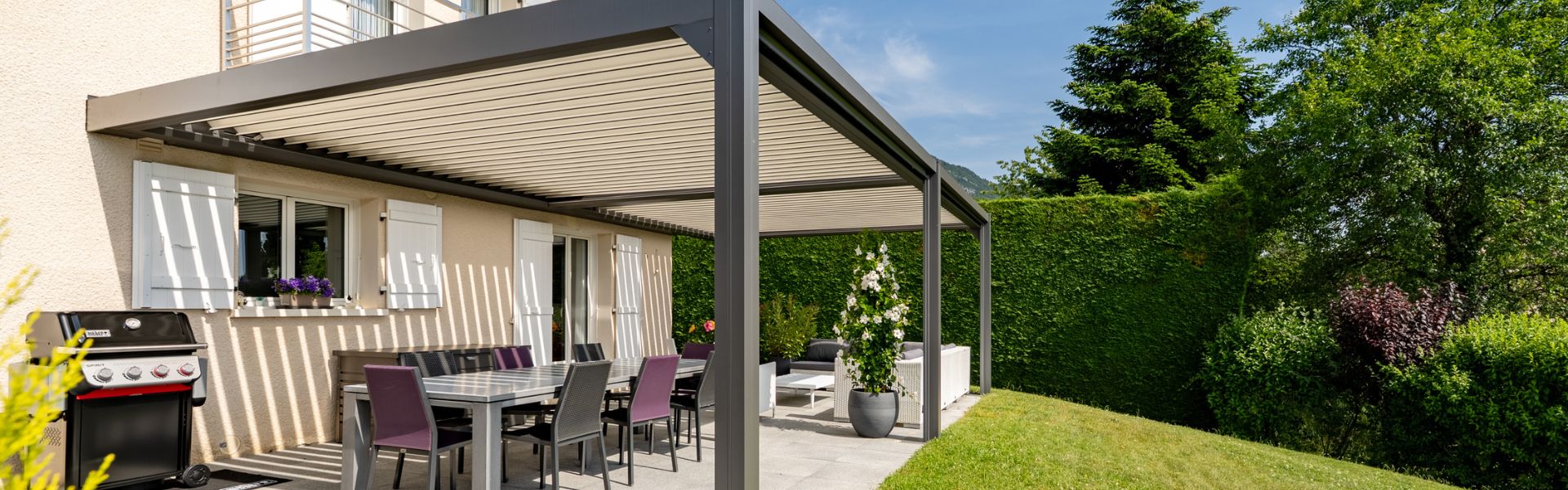 pergola bioclimatique aluminium sepalumic en Haute-Savoie